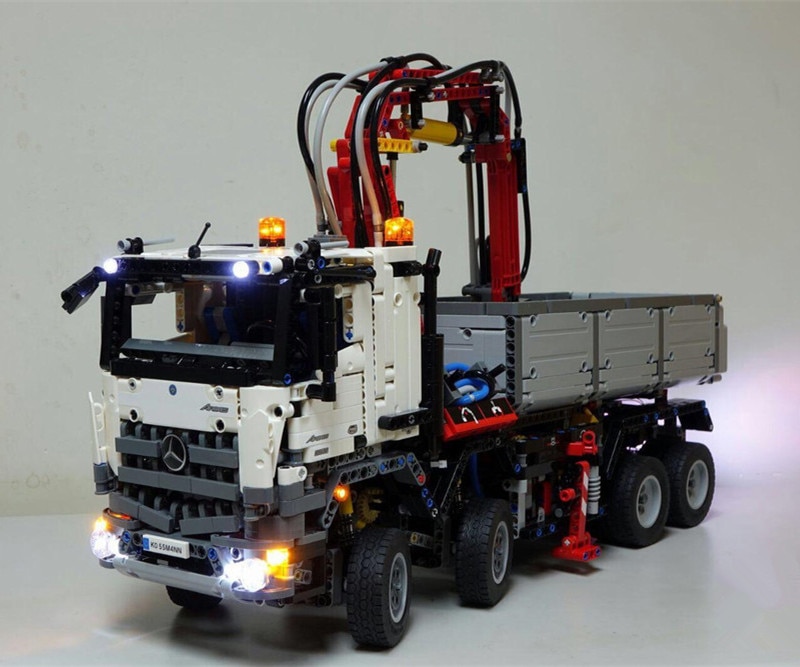 LEGO 42043 The Arocs Truck with LED Light Kit