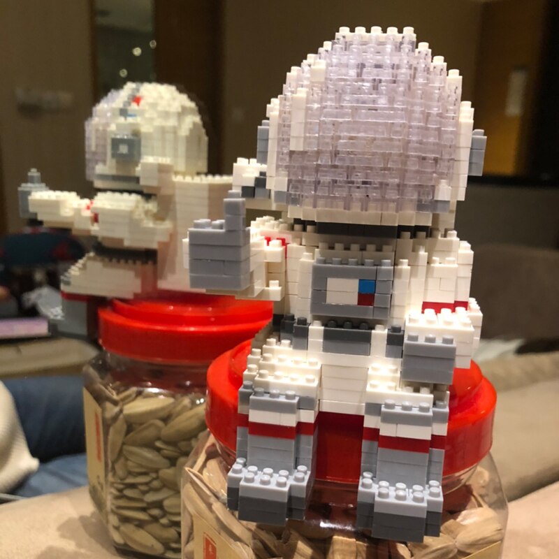 SC 8803-1 Astronaut with White Helmet