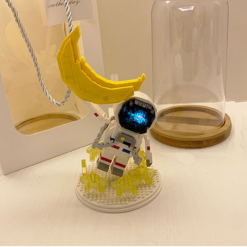 Wise Hawk 2692 Space Advanture Astronaut and Moon Wise Hawk 2692 Space Advanture Astronaut and Moon