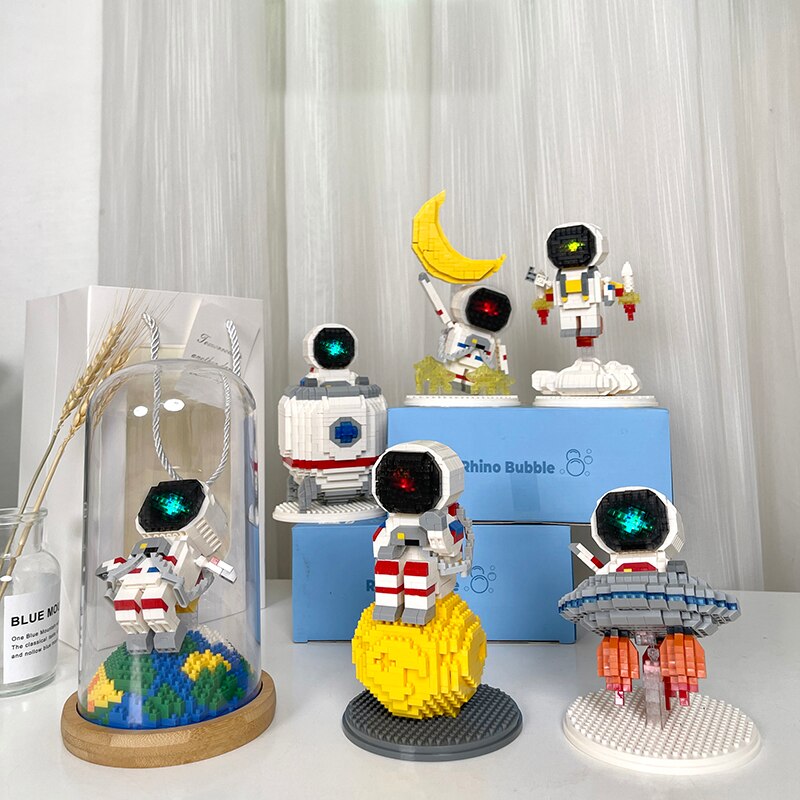 Wise Hawk 2692 Space Advanture Astronaut and Moon Wise Hawk 2692 Space Advanture Astronaut and Moon