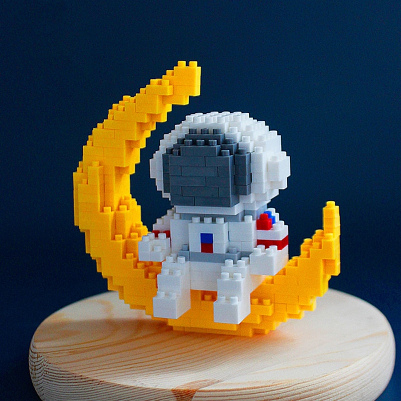 HC Magic 9041 Spaceman Sitting on Moon