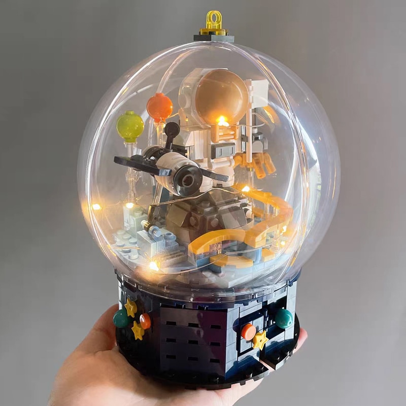 Hsanhe D001-2 Satellite Astronaut in Crystal Ball with LED Light