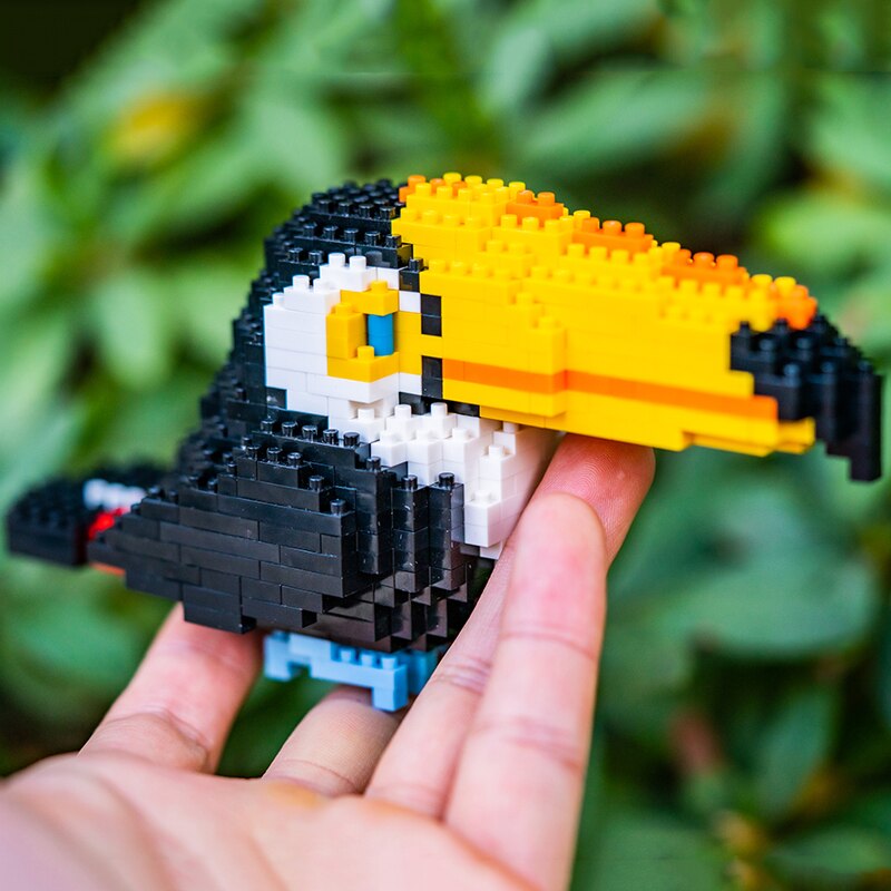 SC 8809-8 Animal World Yellow Toucan Fly Bird Parrot 3D SC 8809-8 Animal World Yellow Toucan Fly Bird Parrot 3D