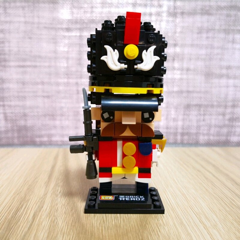 LOZ 1461-1465 Middle Ages Army Nutcracker King Emperor Soldier Doll Royal Guard Model